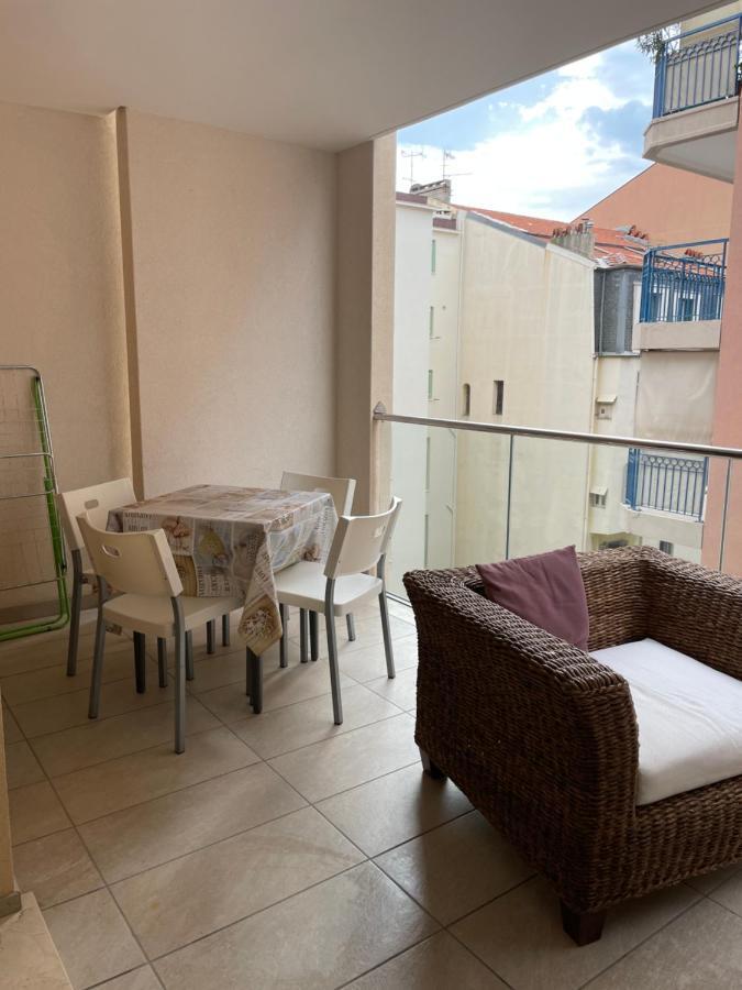 West Bay Lägenhet Menton Exteriör bild