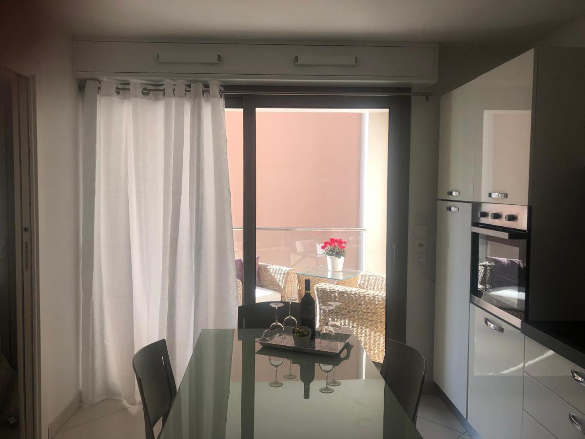 West Bay Lägenhet Menton Exteriör bild